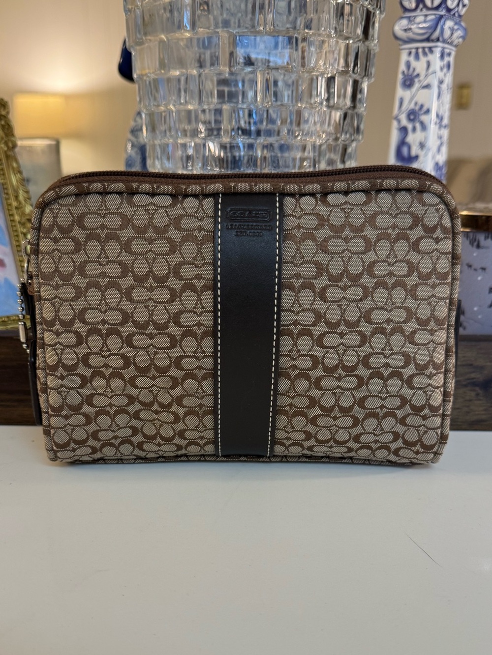 🤎 COACH BROWN AND TAN MINI SIGNATURE POUCH!